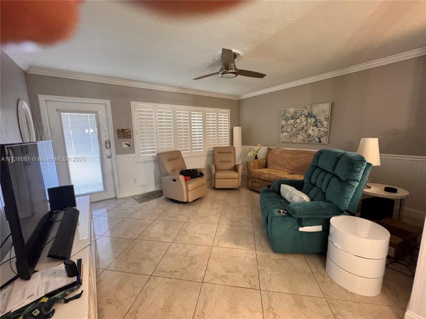 Picture of 900 Atlantic Shores Blvd # 111, Hallandale Beach FL 33009