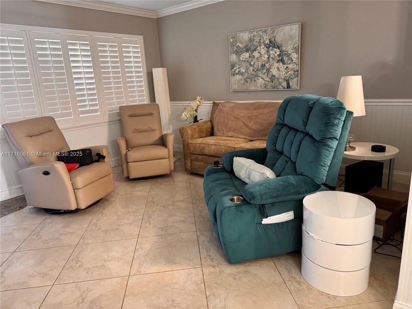 Picture of 900 Atlantic Shores Blvd # 111, Hallandale Beach FL 33009
