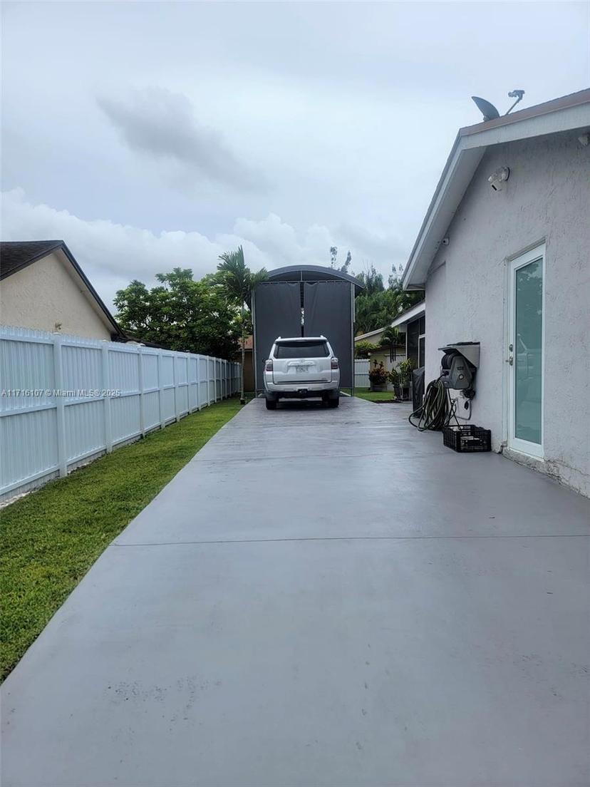 Picture of 12367 SW 194Th Ter, Miami FL 33177