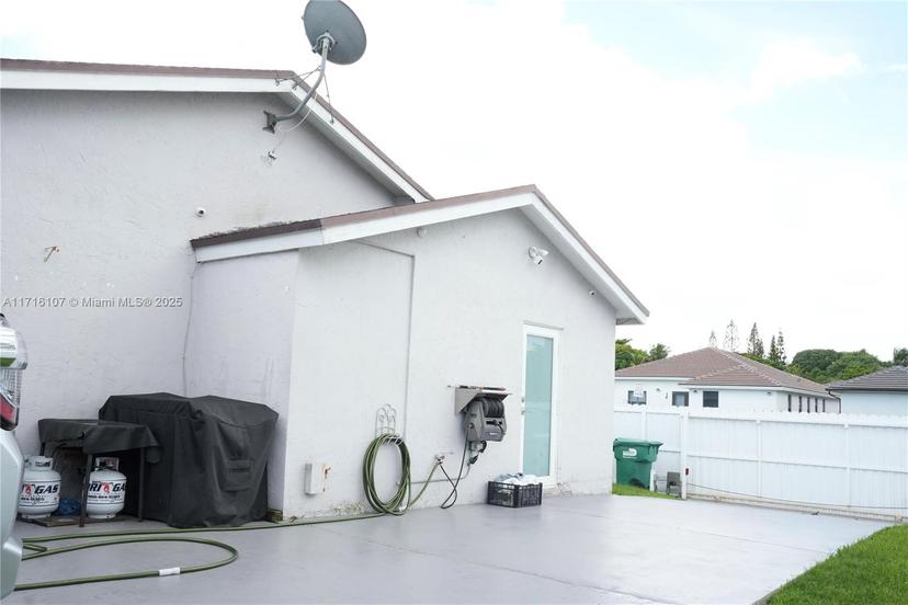 Picture of 12367 SW 194Th Ter, Miami FL 33177