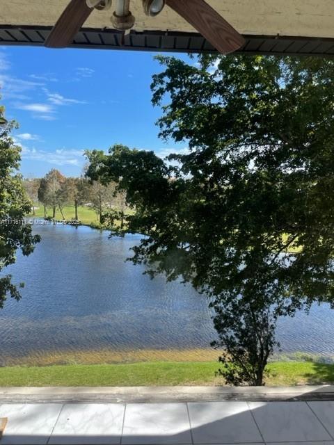 Picture of 9235 Lagoon Pl # 407, Davie FL 33324