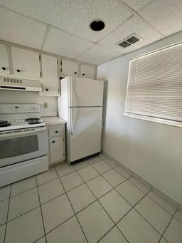 Picture of 9235 Lagoon Pl # 407, Davie, FL 33324