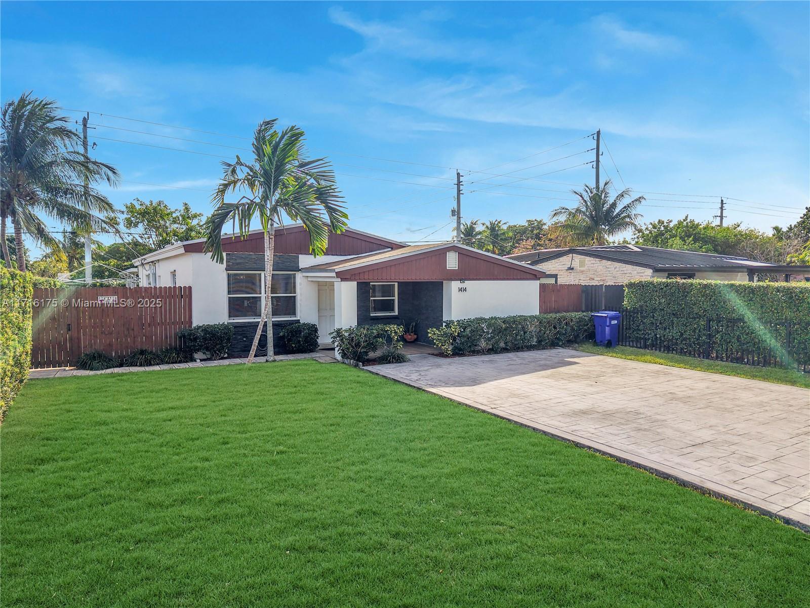 Picture of 1414 NE 183Rd St, North Miami Beach, FL 33179