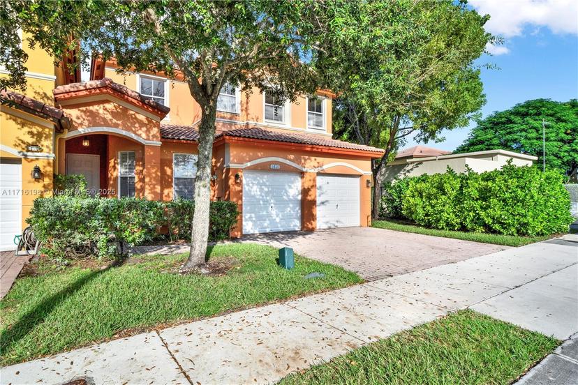 Picture of 8450 NW 113Th Psge, Doral FL 33178