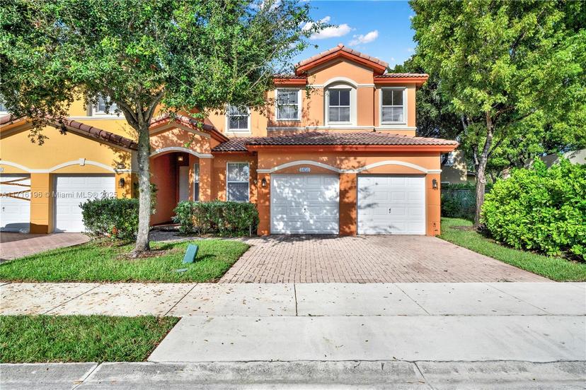 Picture of 8450 NW 113Th Psge, Doral FL 33178