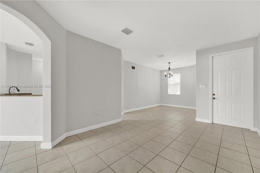 Picture of 8450 NW 113Th Psge, Doral FL 33178
