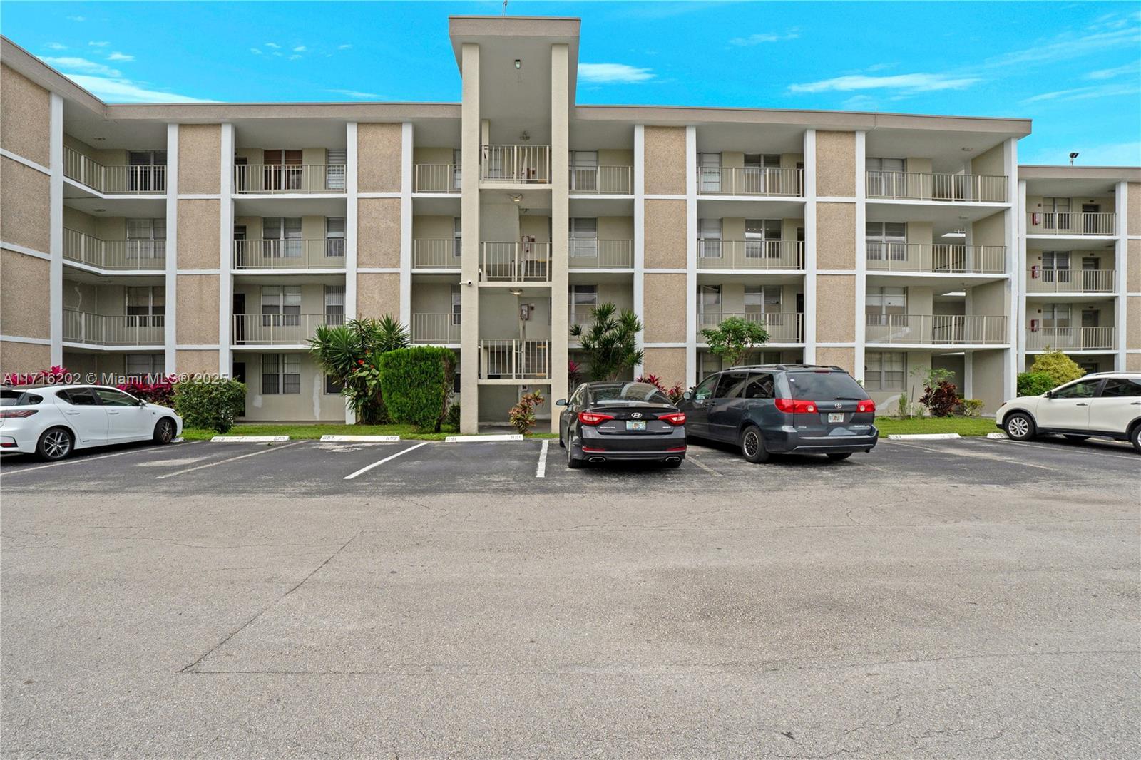 Picture of 2901 NW 48Th Ave # 355, Lauderdale Lakes, FL 33313