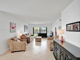 Picture of 245 SE 10Th St # 4B, Deerfield Beach, FL 33441