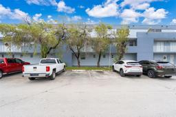 Picture of 9363 Fontainebleau Blvd # H207, Miami, FL 33172