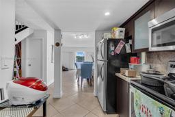 Picture of 9363 Fontainebleau Blvd # H207, Miami, FL 33172