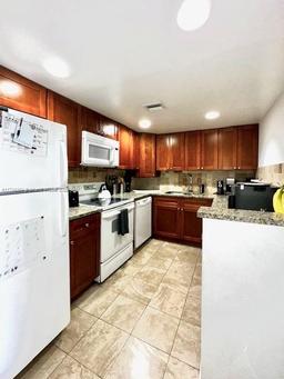 Picture of 733 SE 1St Way # 206, Deerfield Beach, FL 33441