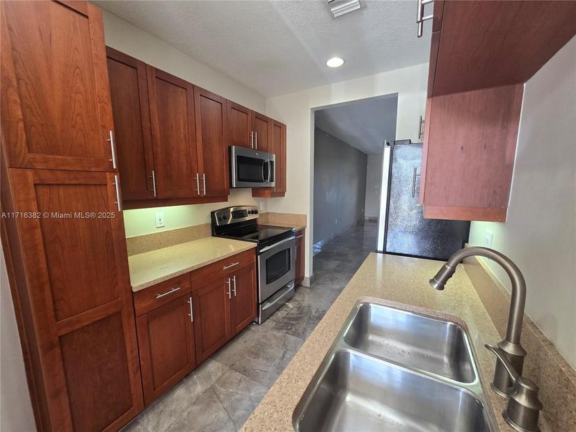 Picture of 1344 SW 2Nd Ct # 1344, Fort Lauderdale FL 33312