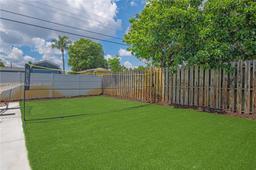 Picture of 317 SE 7Th Ave, Deerfield Beach, FL 33441