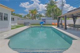 Picture of 317 SE 7Th Ave, Deerfield Beach, FL 33441