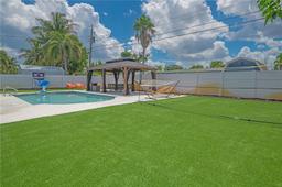 Picture of 317 SE 7Th Ave, Deerfield Beach, FL 33441
