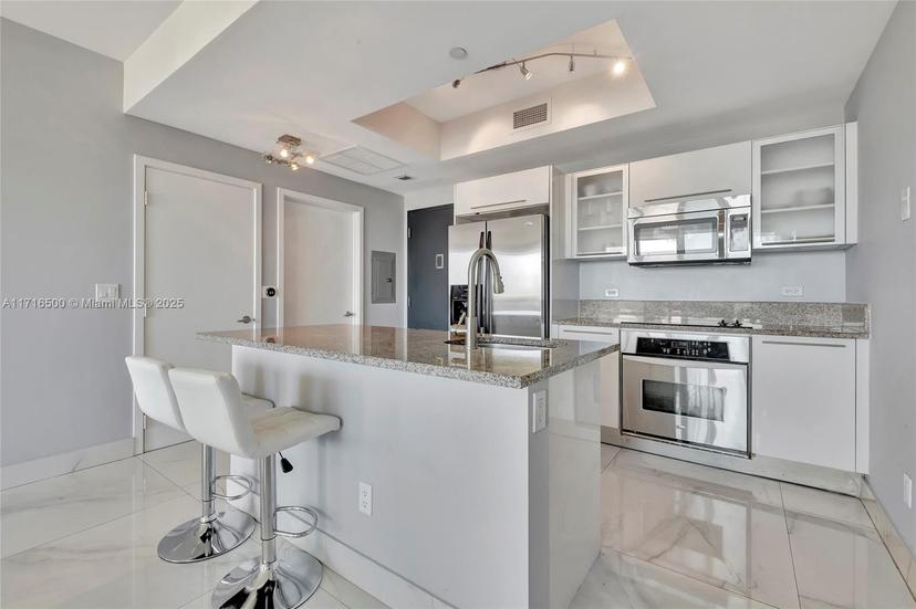 Picture of 888 Biscayne Blvd # 411, Miami FL 33132
