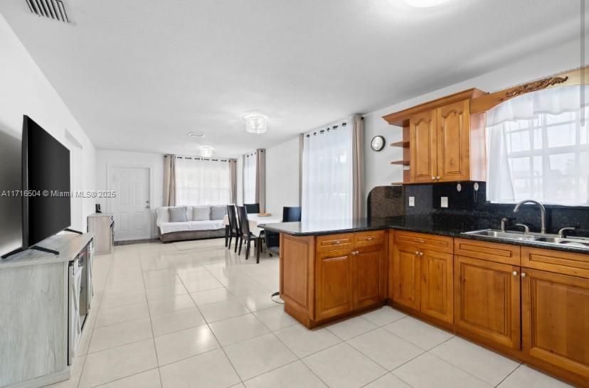 Picture of 701 NE 6Th St, Hallandale Beach FL 33009
