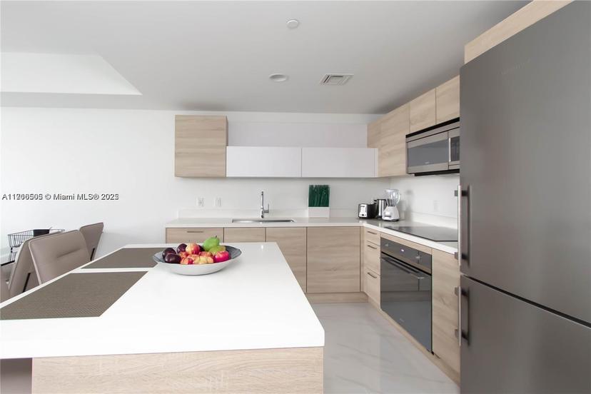Picture of 16385 Biscayne Blvd # 719, North Miami Beach FL 33160