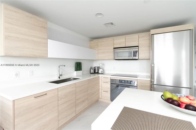 Picture of 16385 Biscayne Blvd # 719, North Miami Beach FL 33160