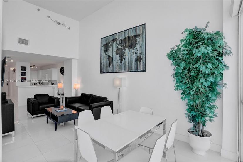 Picture of 5445 Collins Ave # 14, Miami Beach FL 33140
