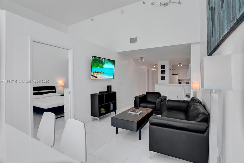 Picture of 5445 Collins Ave # 14, Miami Beach FL 33140