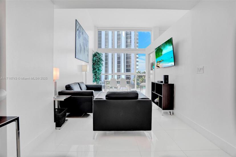 Picture of 5445 Collins Ave # 14, Miami Beach FL 33140