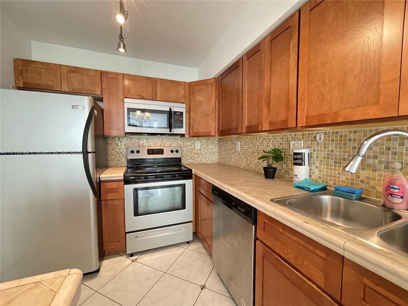 Picture of 851 Three Islands Blvd # 106, Hallandale Beach FL 33009
