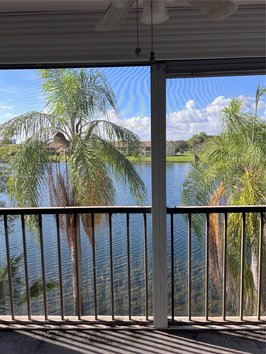 Picture of 4025 N Nob Hill Rd # 301, Sunrise, FL 33351