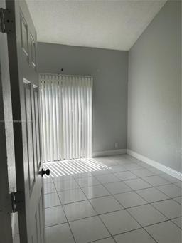 Picture of 2437 NW 55Th Ter # 2437, Lauderhill, FL 33313