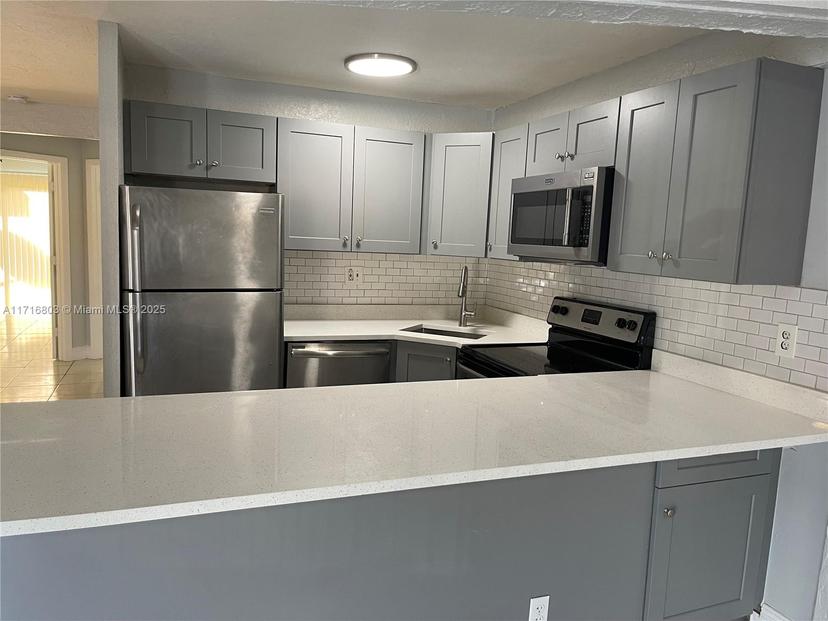 Picture of 2437 NW 55Th Ter # 2437, Lauderhill FL 33313