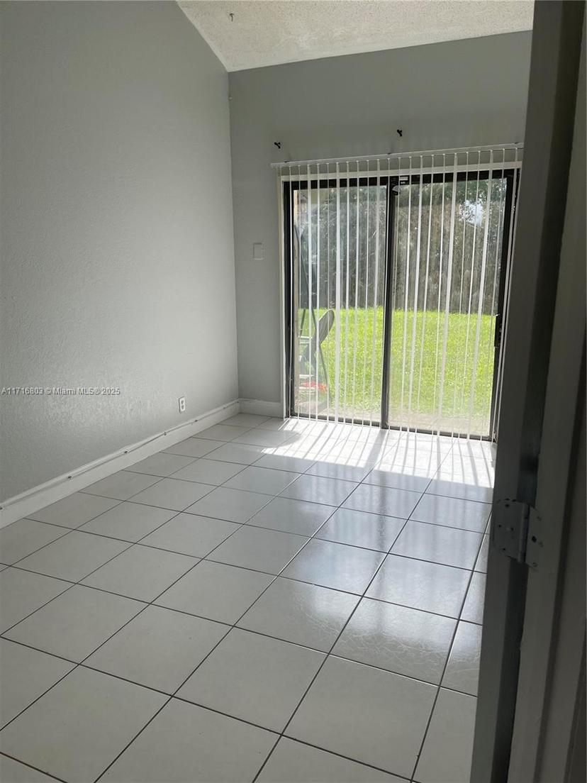 Picture of 2437 NW 55Th Ter # 2437, Lauderhill FL 33313