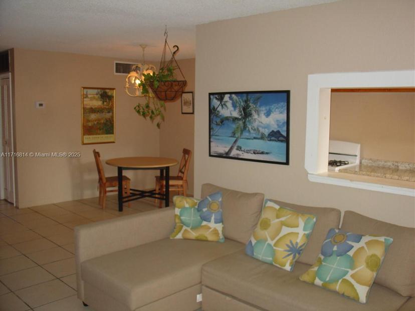 Picture of 20327 NE 2Nd Ave # 27, Miami Gardens FL 33179