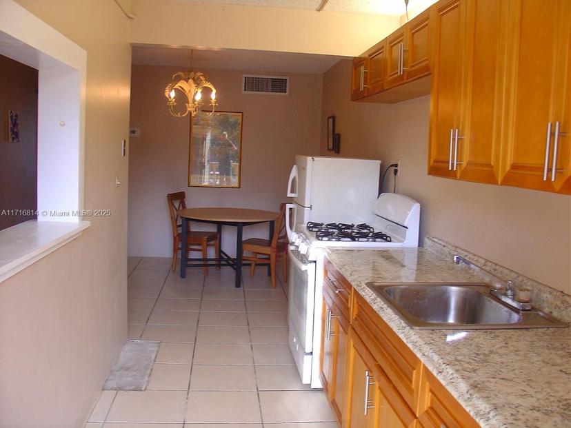 Picture of 20327 NE 2Nd Ave # 27, Miami Gardens FL 33179