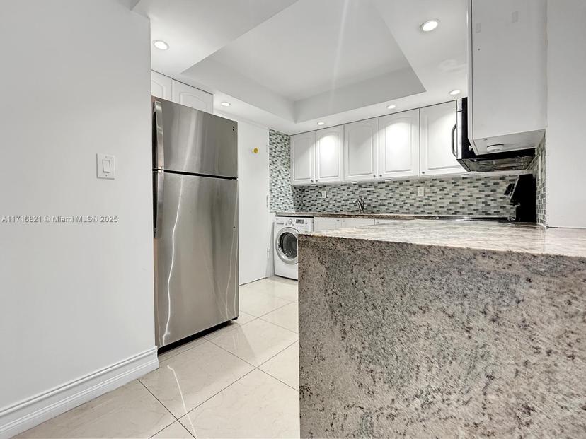 Picture of 1913 S Ocean Dr # 106, Hallandale Beach FL 33009