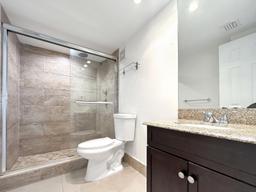 Picture of 1913 S Ocean Dr # 106, Hallandale Beach, FL 33009