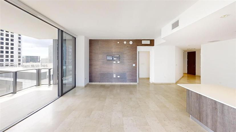 Picture of 68 SE 6 St # 1111, Miami FL 33131