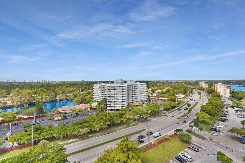 Picture of 1351 NE Miami Gardens Drive # 1025E, Miami FL 33179