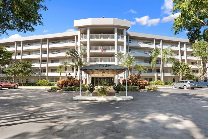 Picture of 545 Oaks Ln # 405, Pompano Beach FL 33069