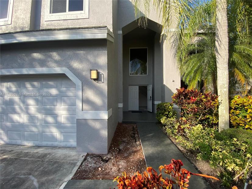 Picture of 322 Lake Crest Ct, Weston FL 33326