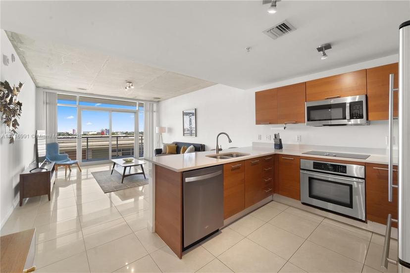 Picture of 3250 NE 1St Ave # 713, Miami FL 33137