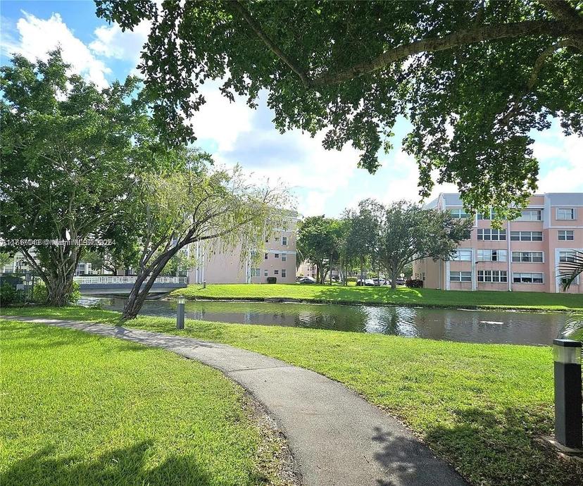 Picture of 10303 Sunrise Lakes Blvd # 210, Sunrise FL 33322