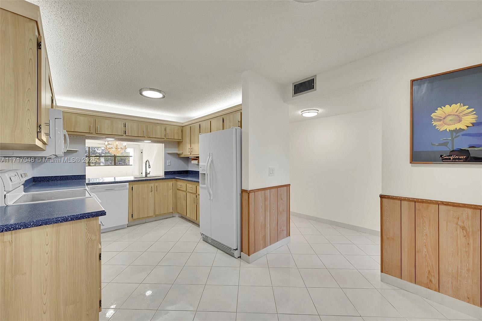Picture of 2606 NW 104Th Ave # 202, Sunrise, FL 33322