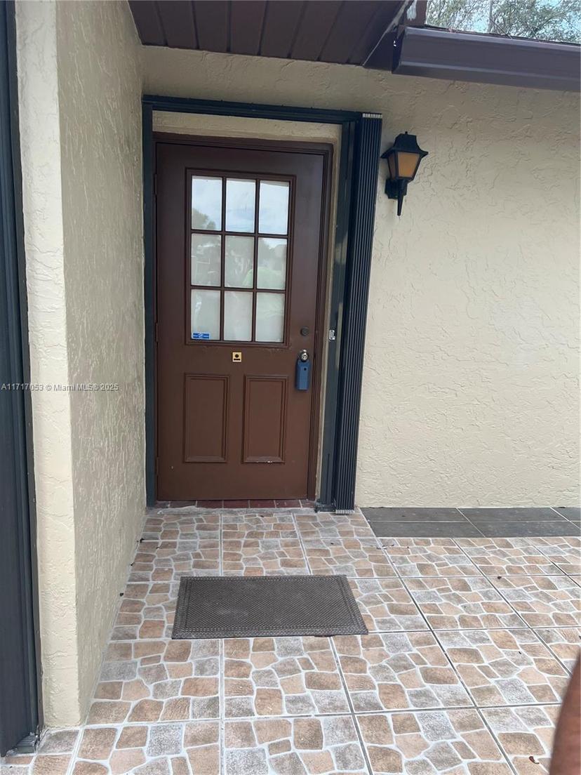 Picture of 1022 Green Pine Blvd # H, West Palm Beach FL 33409
