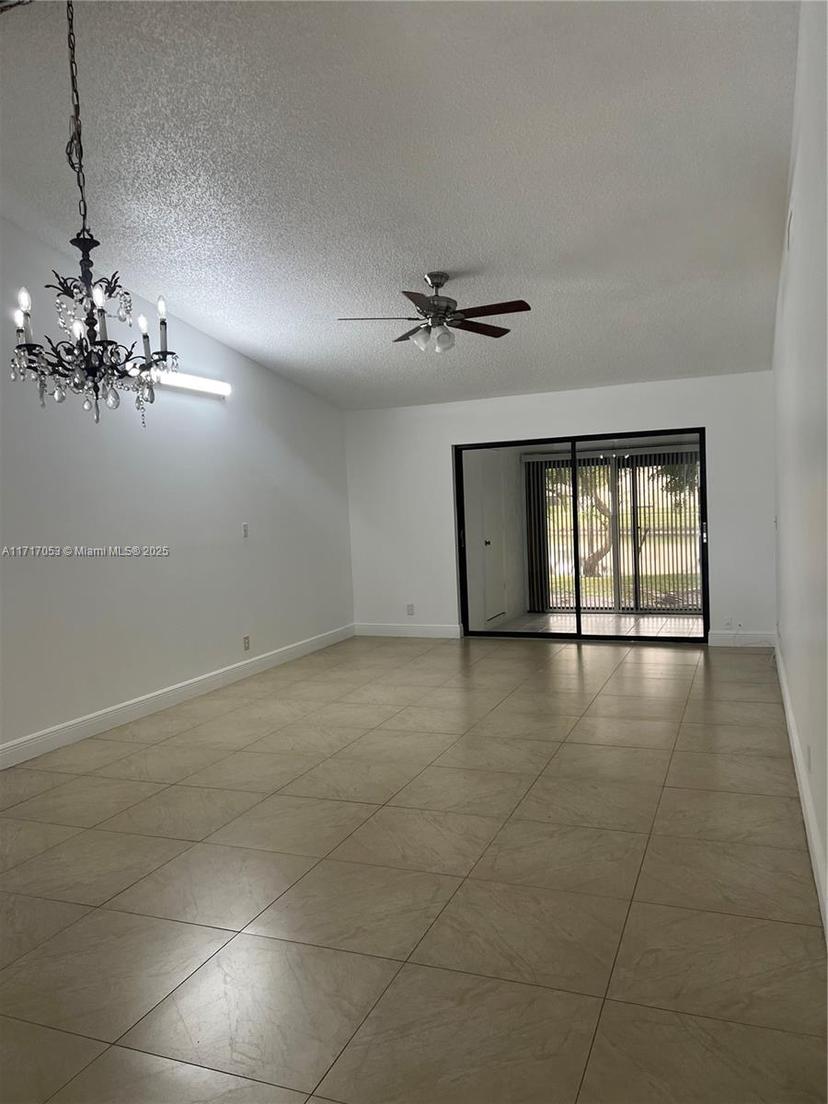 Picture of 1022 Green Pine Blvd # H, West Palm Beach FL 33409