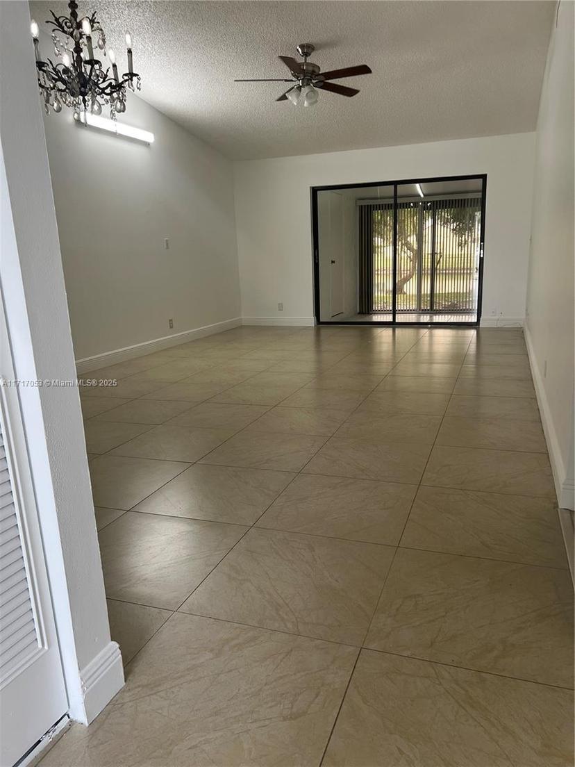 Picture of 1022 Green Pine Blvd # H, West Palm Beach FL 33409