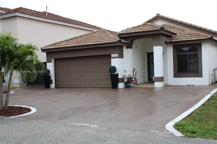Picture of 19602 NW 83Rd Ct, Hialeah FL 33015