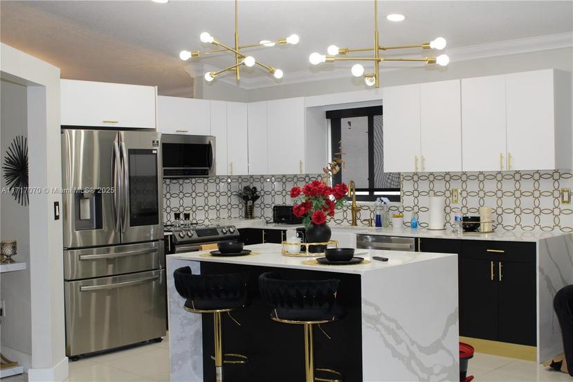 Picture of 19602 NW 83Rd Ct, Hialeah FL 33015