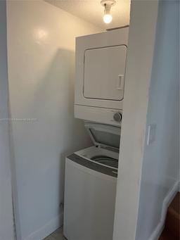 Picture of 650 NW 86Th Pl # 105, Miami, FL 33126
