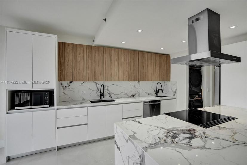 Picture of 2000 Island Blvd # 608, Aventura FL 33160
