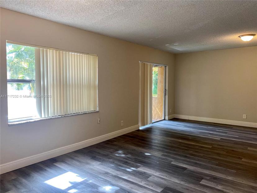 Picture of 17901 NW 68Th Ave # T206, Hialeah FL 33015
